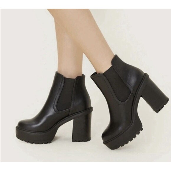 Divided Y2K Chunky Platform Black Boots Booties Women's Size 38 U.S. 7 - Picture 1 of 7